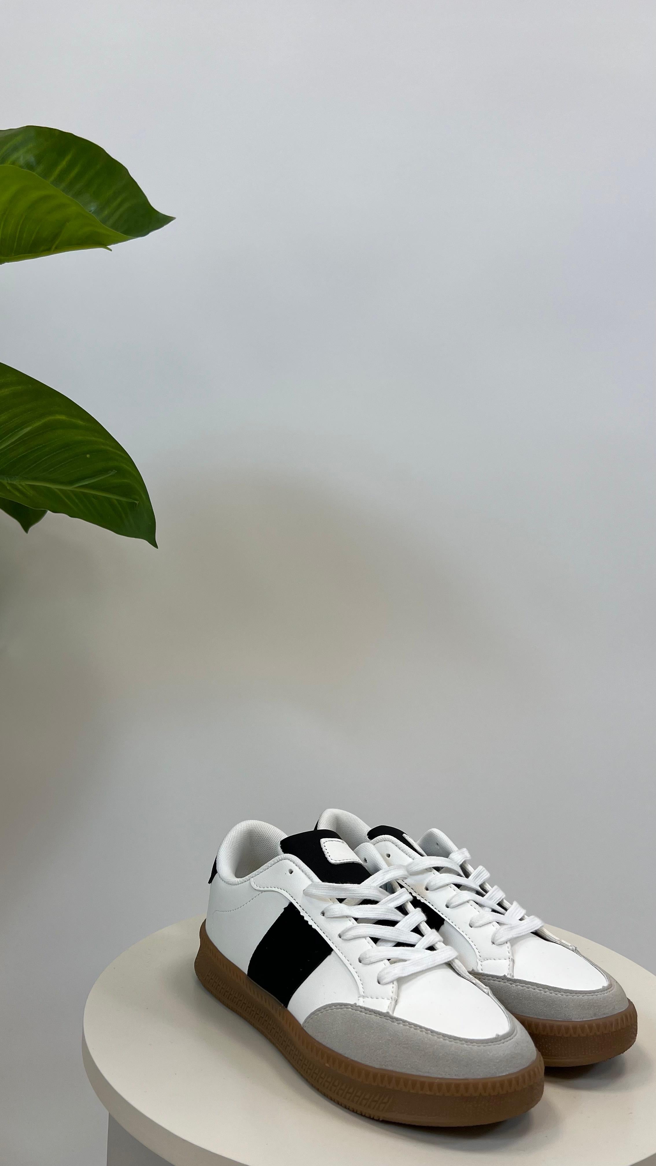 Sneakers Inspo Black&White