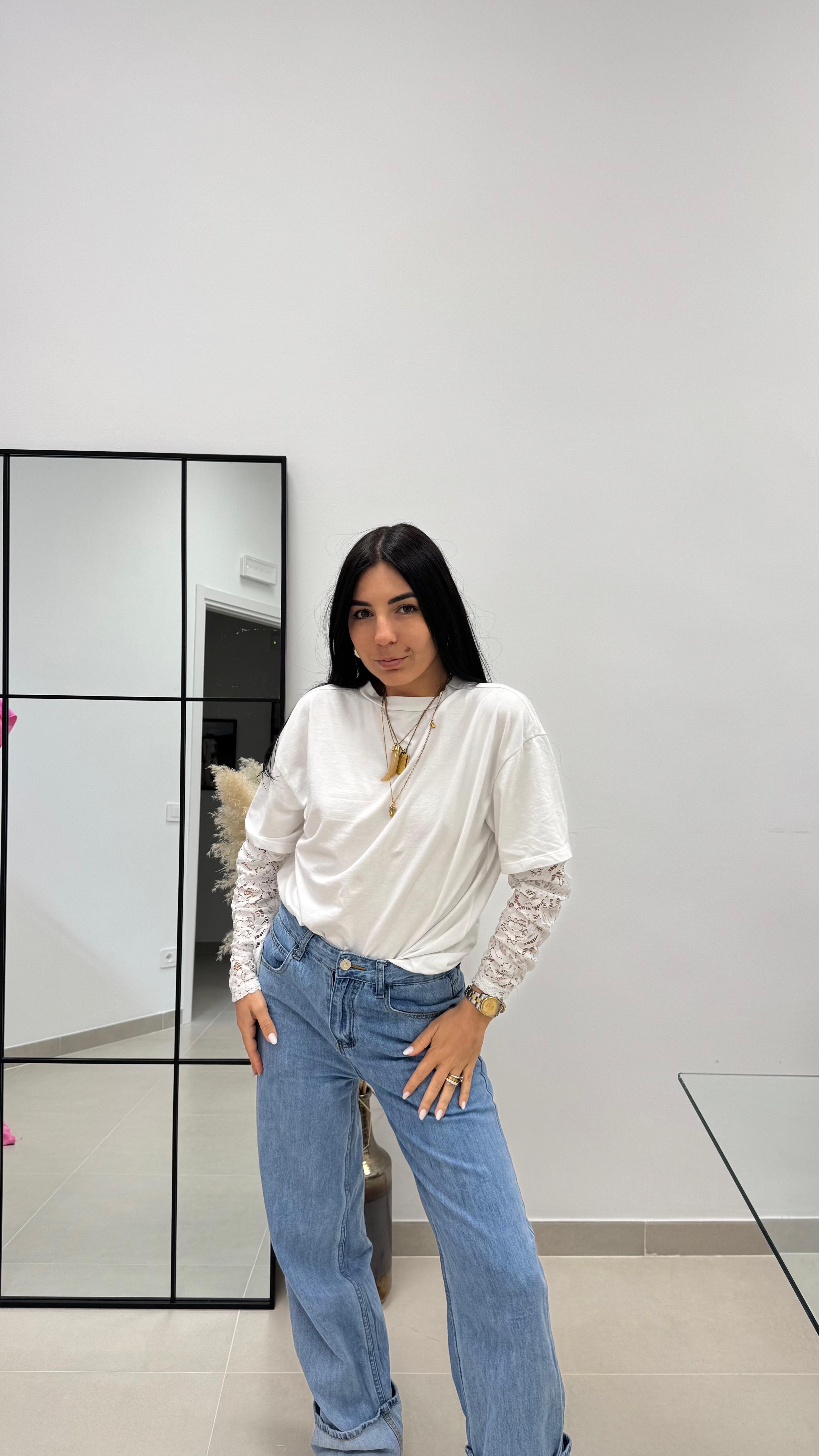 T-shirt over maniche in pizzo Bianca