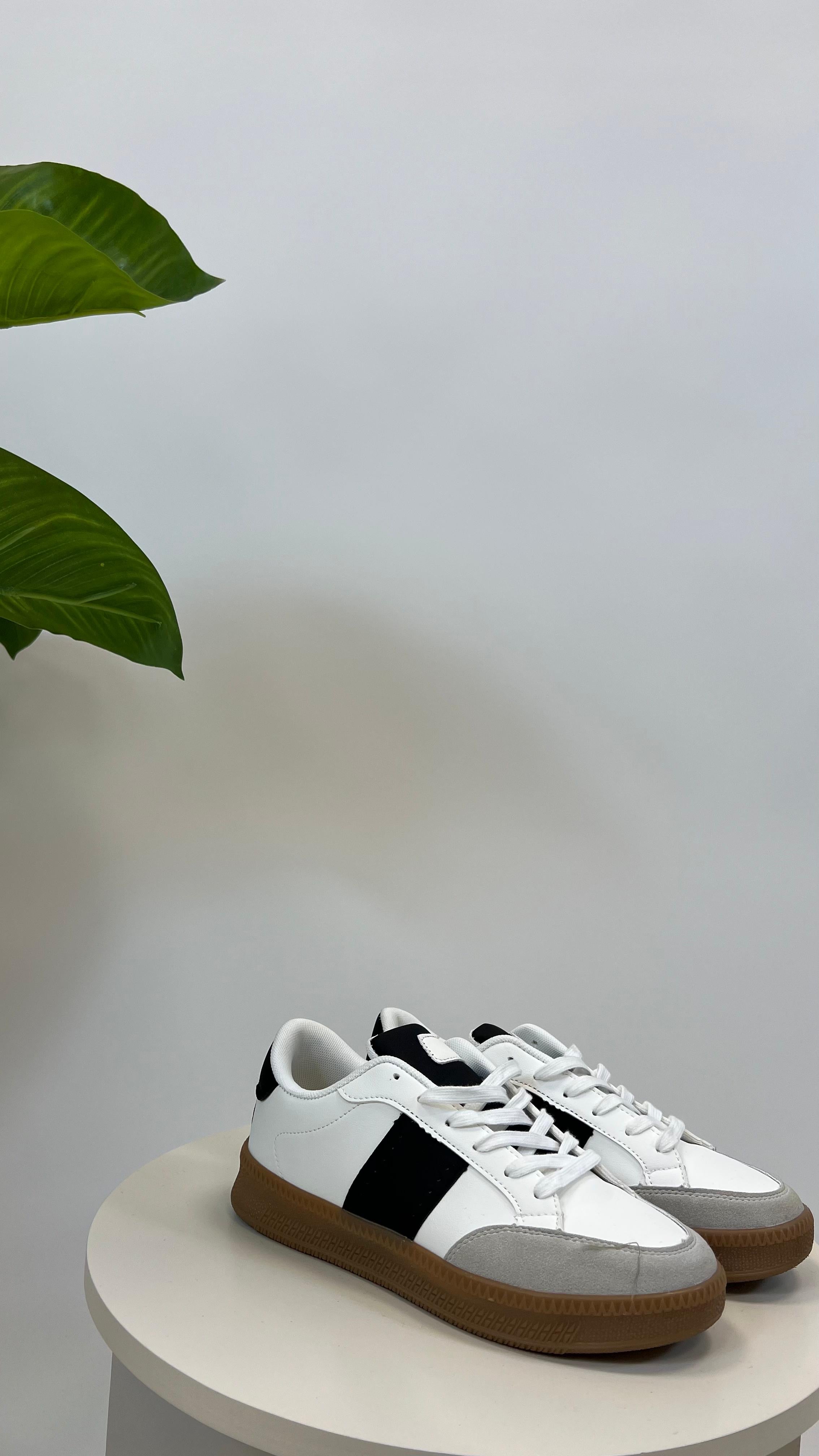 Sneakers Inspo Black&White