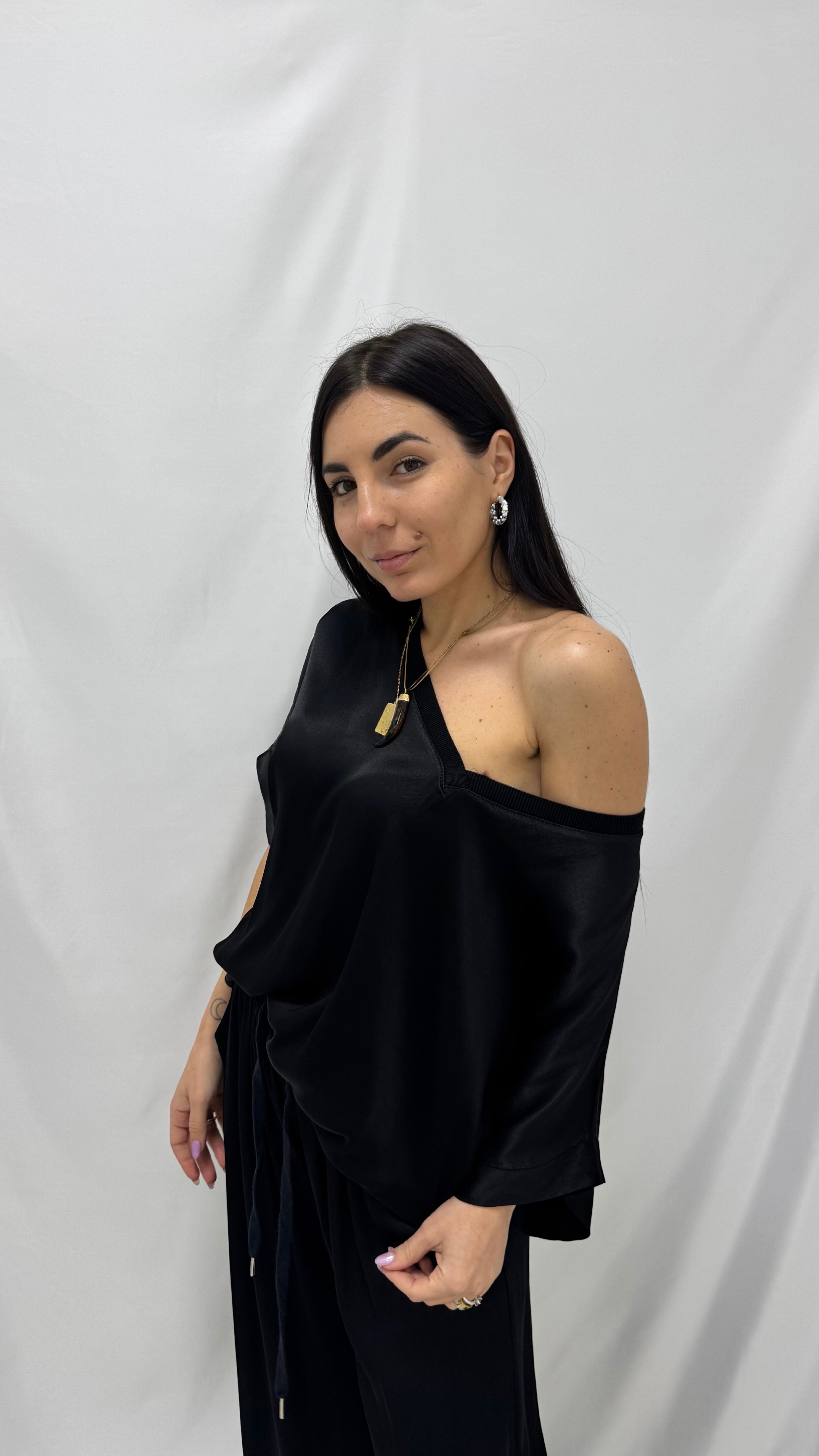 Blusa Scollo V Satin