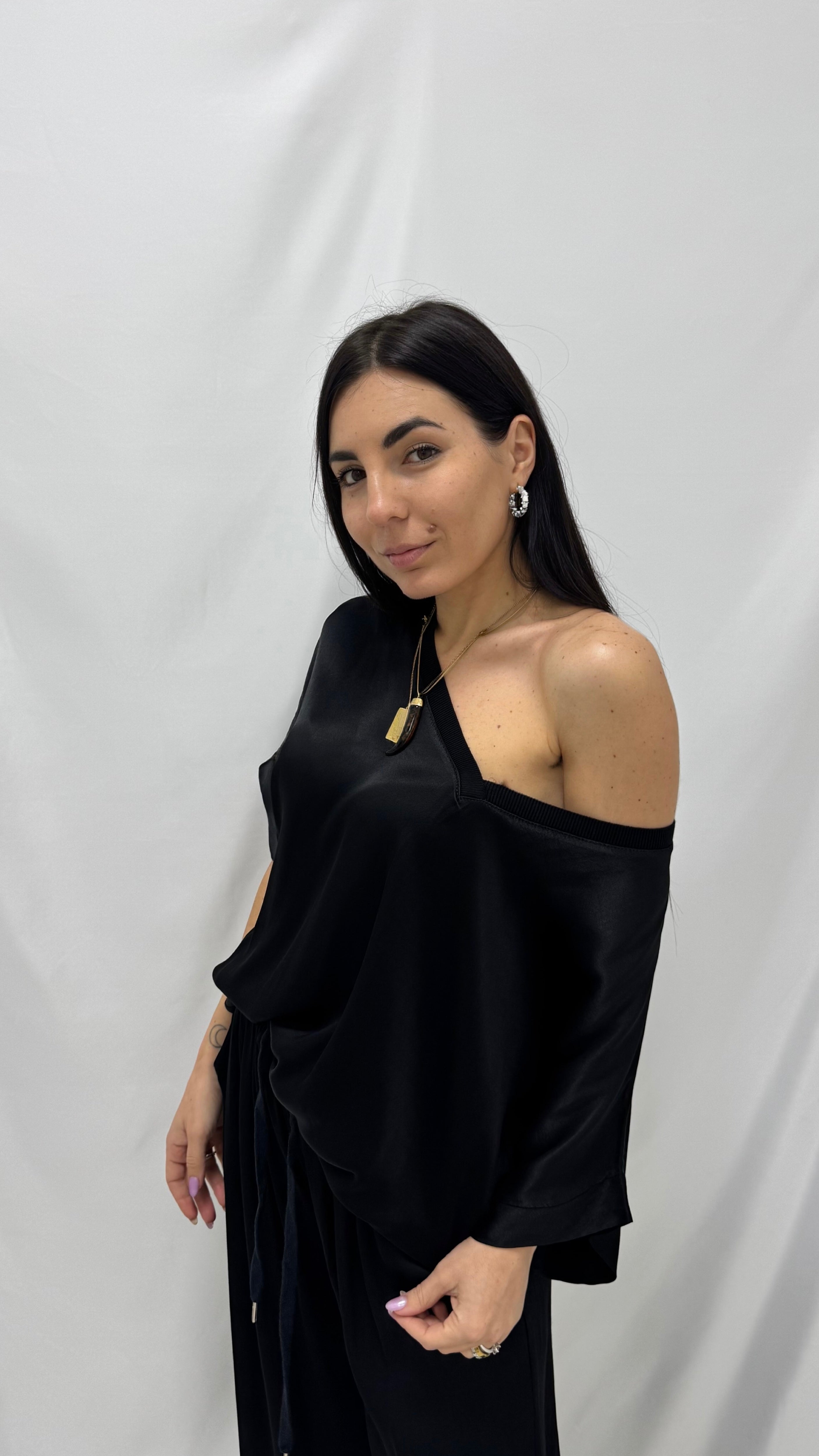 Blusa Scollo V Satin