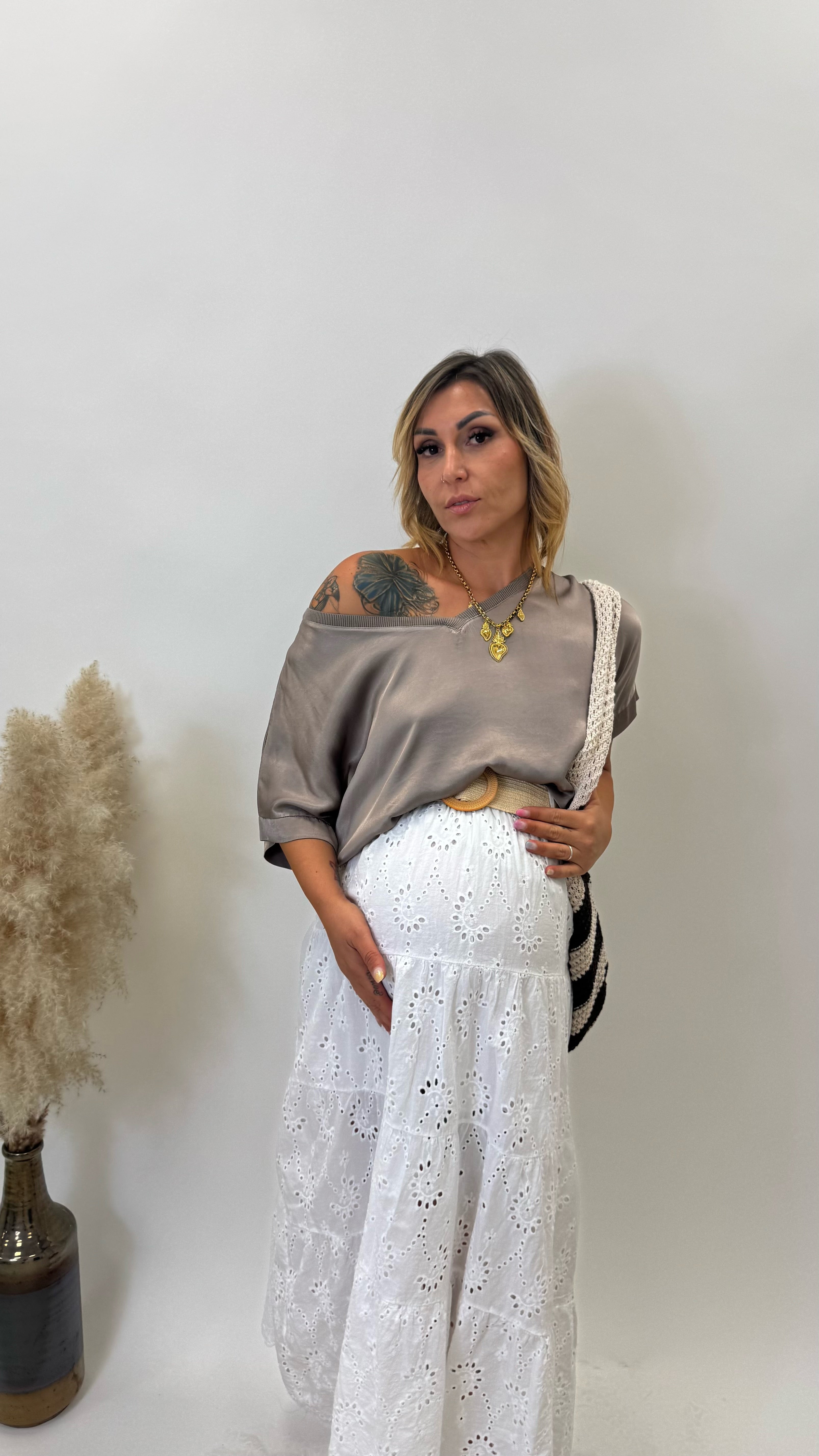 Blusa Scollo V Tortora satin