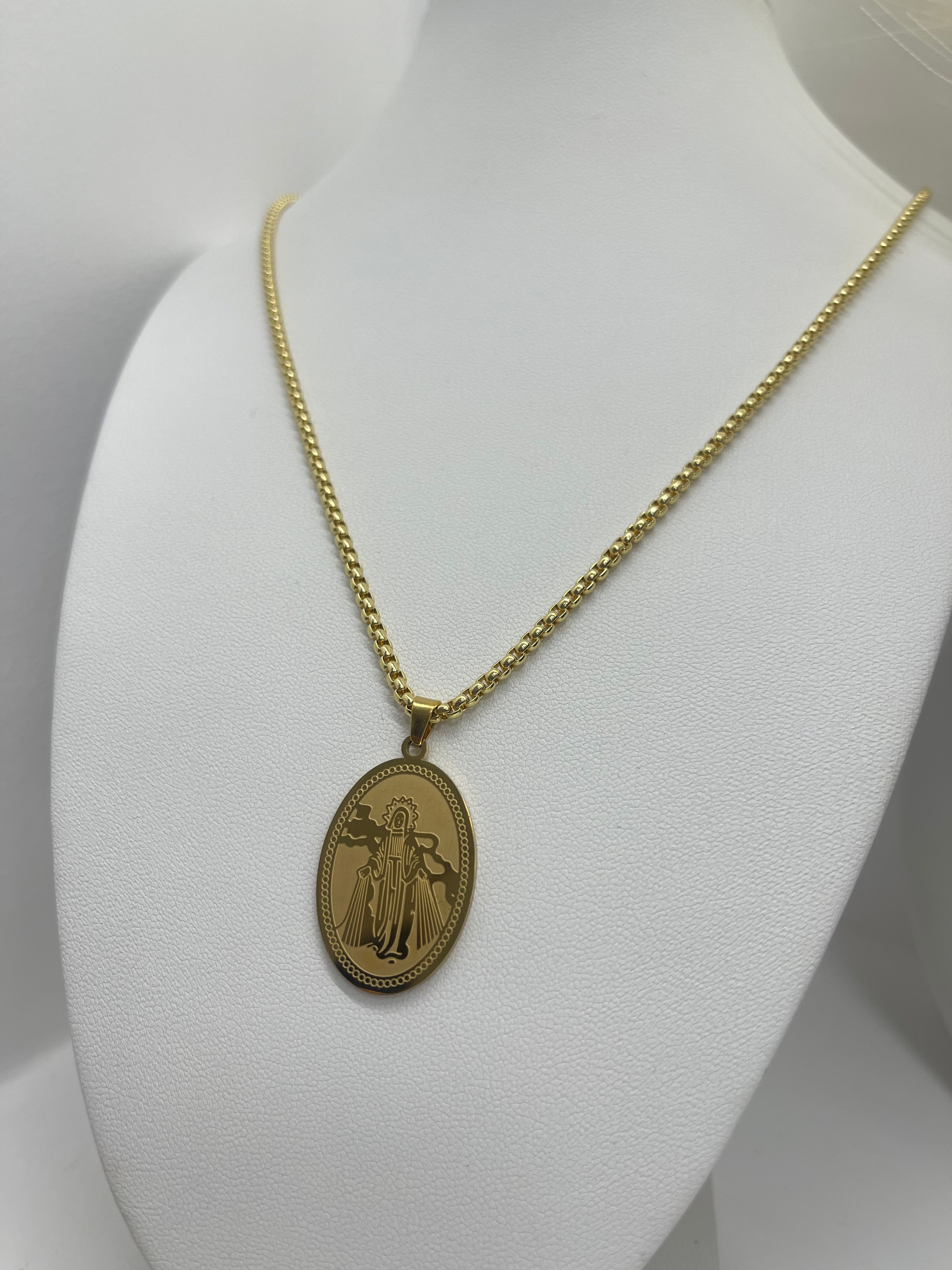 Collana Sacred Oval