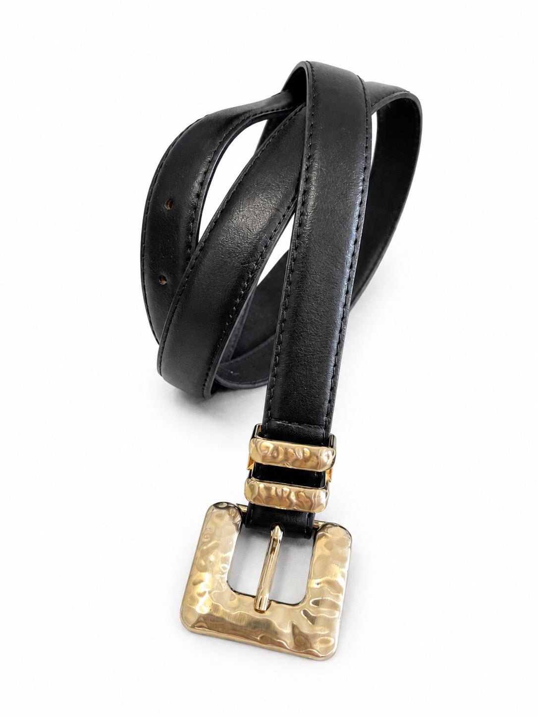 Cinta Black Aura