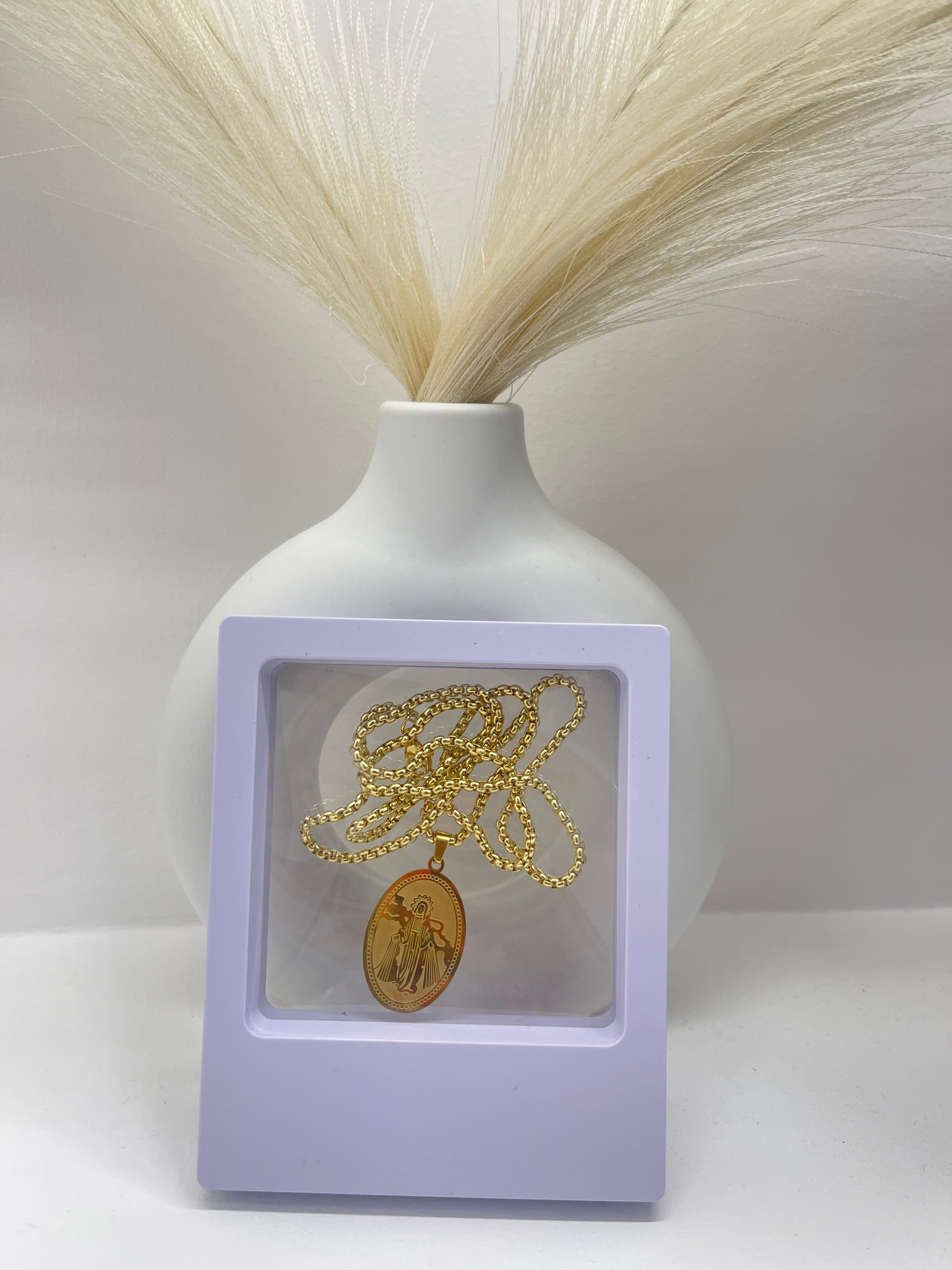 Collana Sacred Oval
