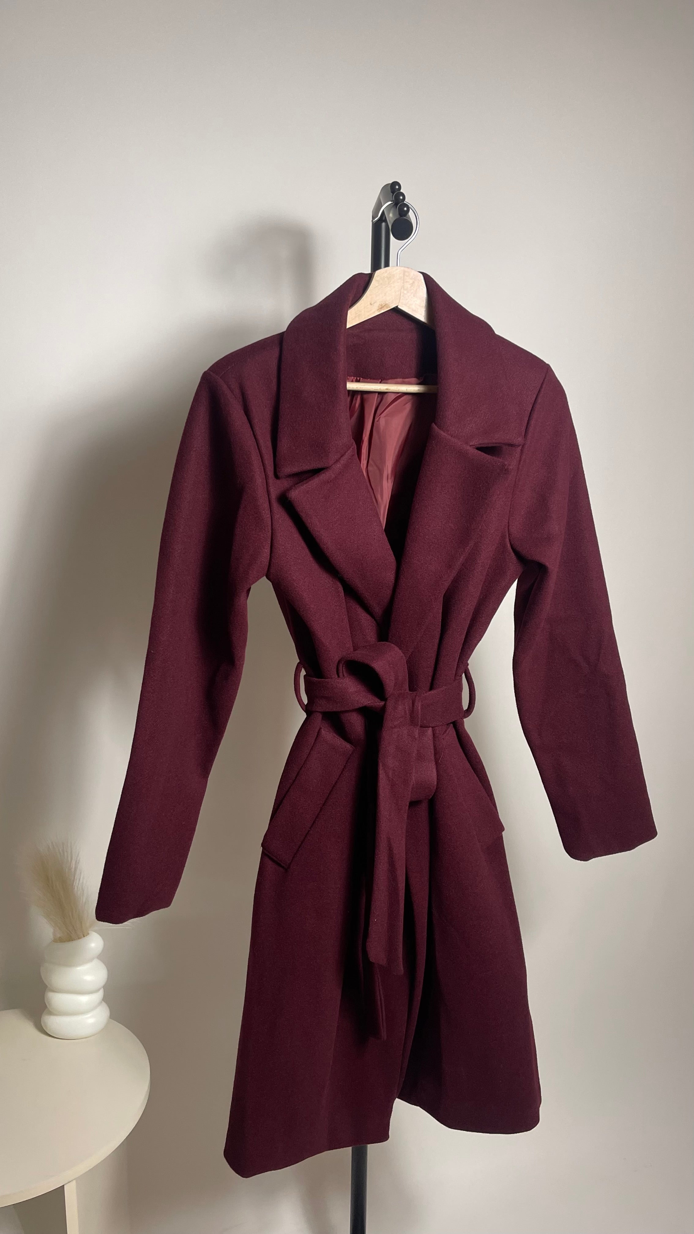 Coat Con Cinta Burgundy