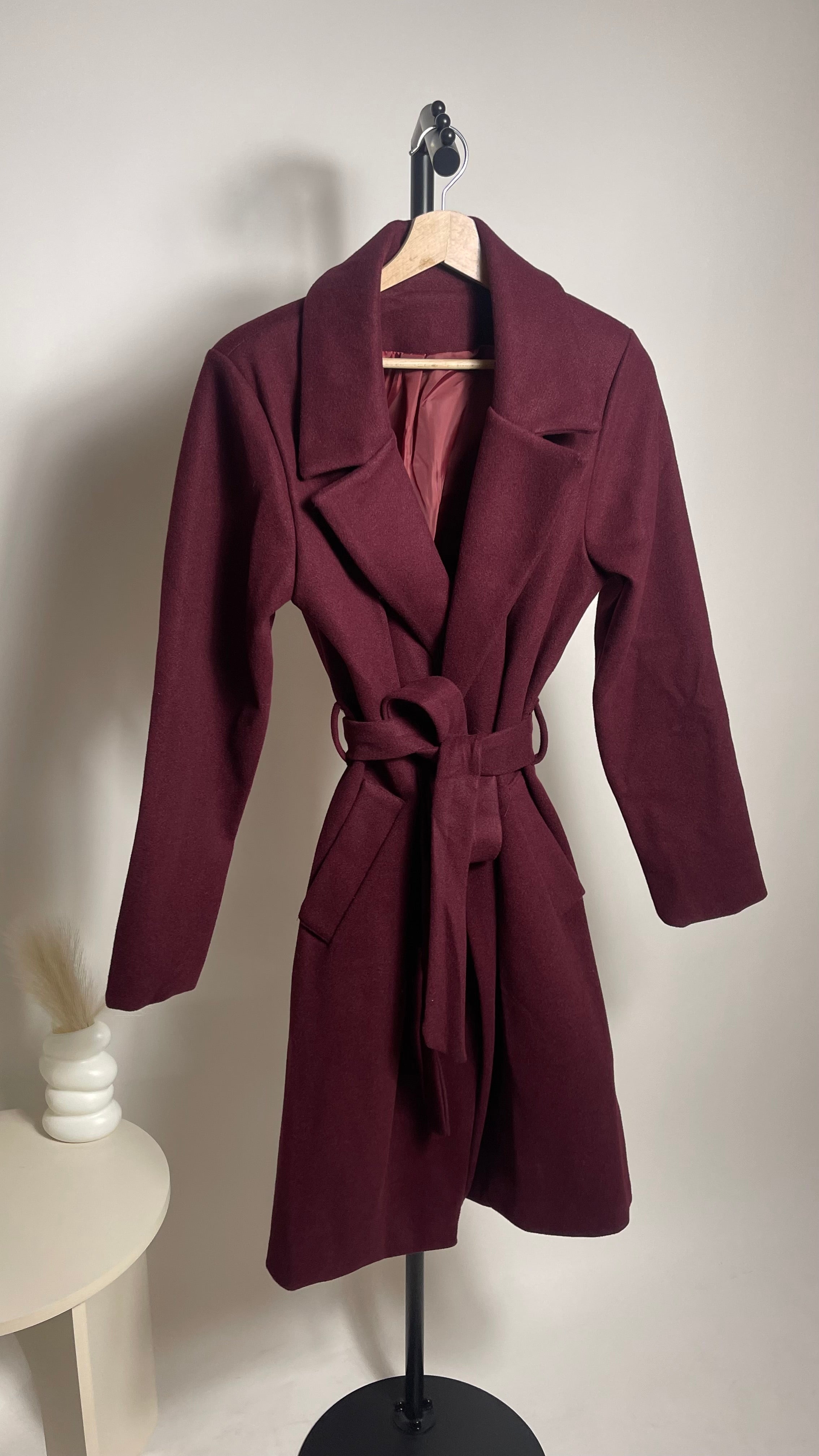 Coat Con Cinta Burgundy