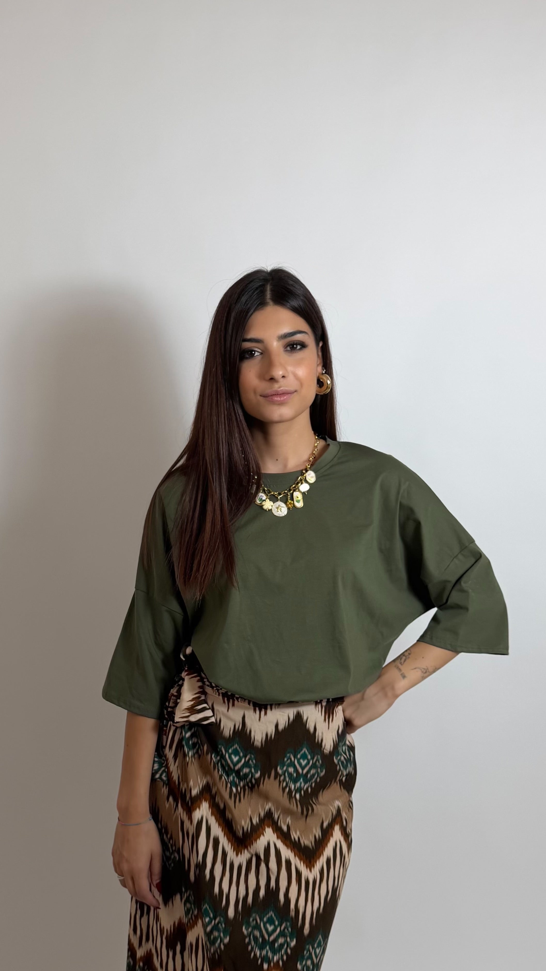 T-shirt Over Spalla Scesa Verde
