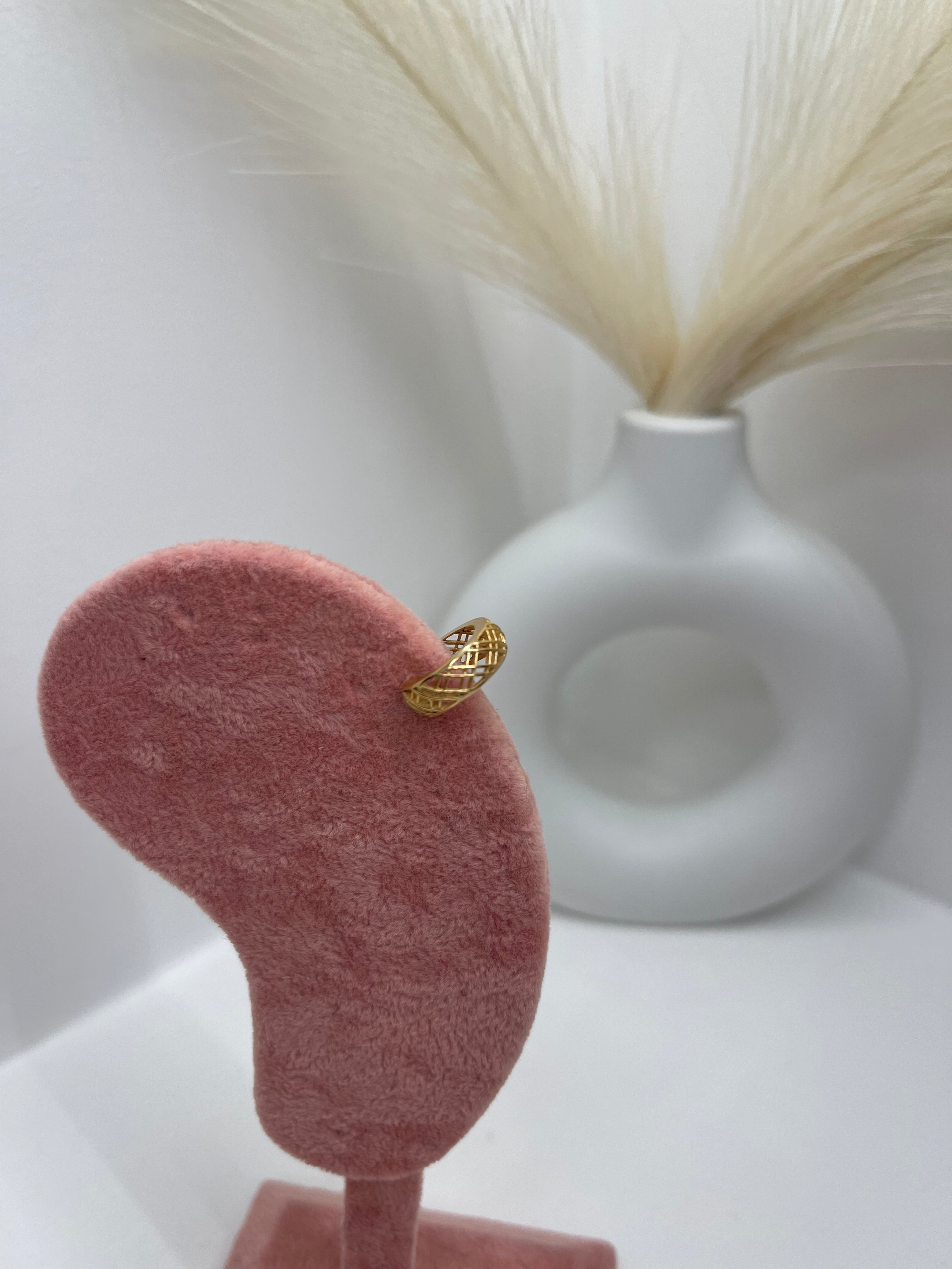 Ear Cuff Stripes Gold