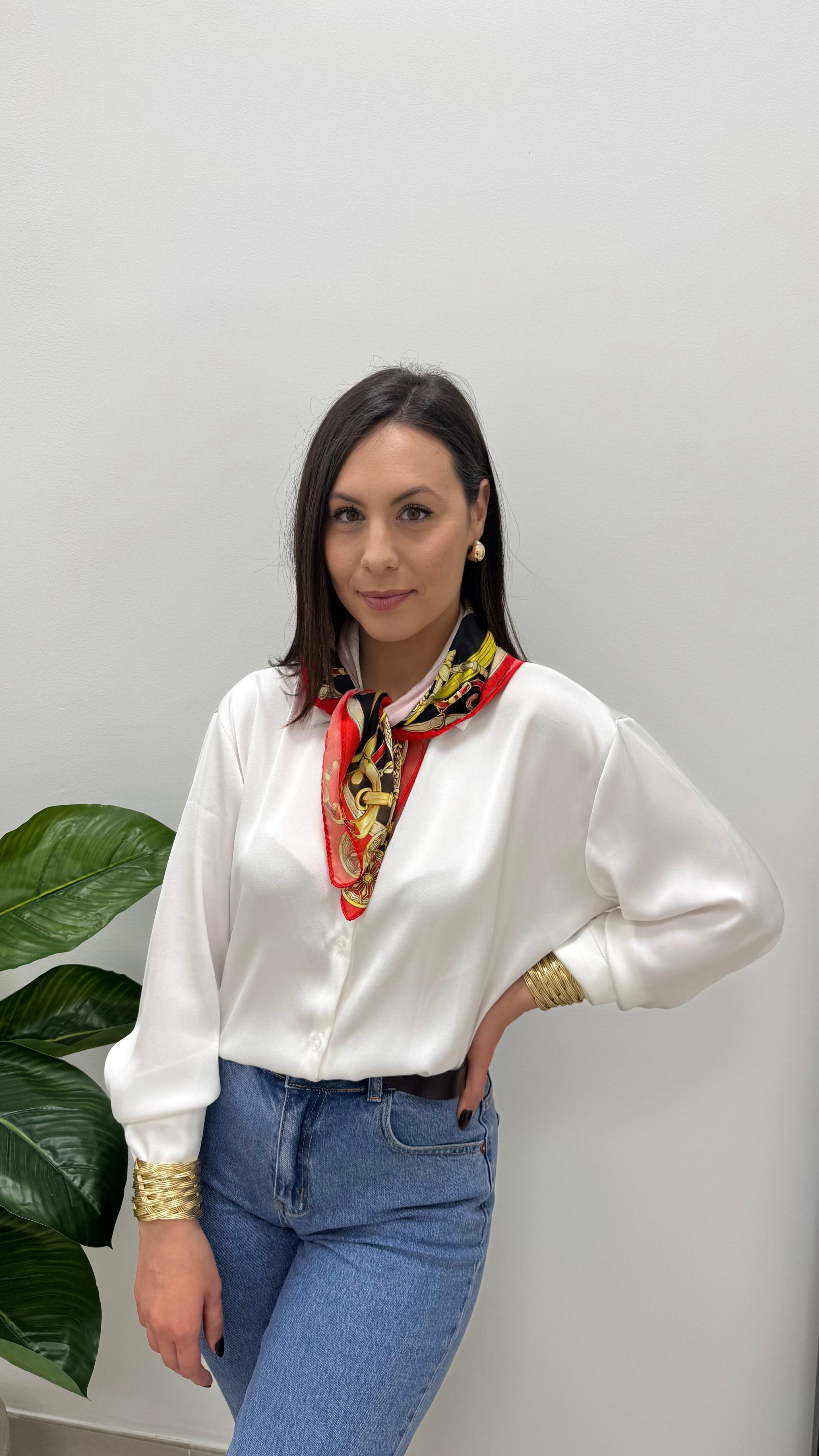 Foulard Versus