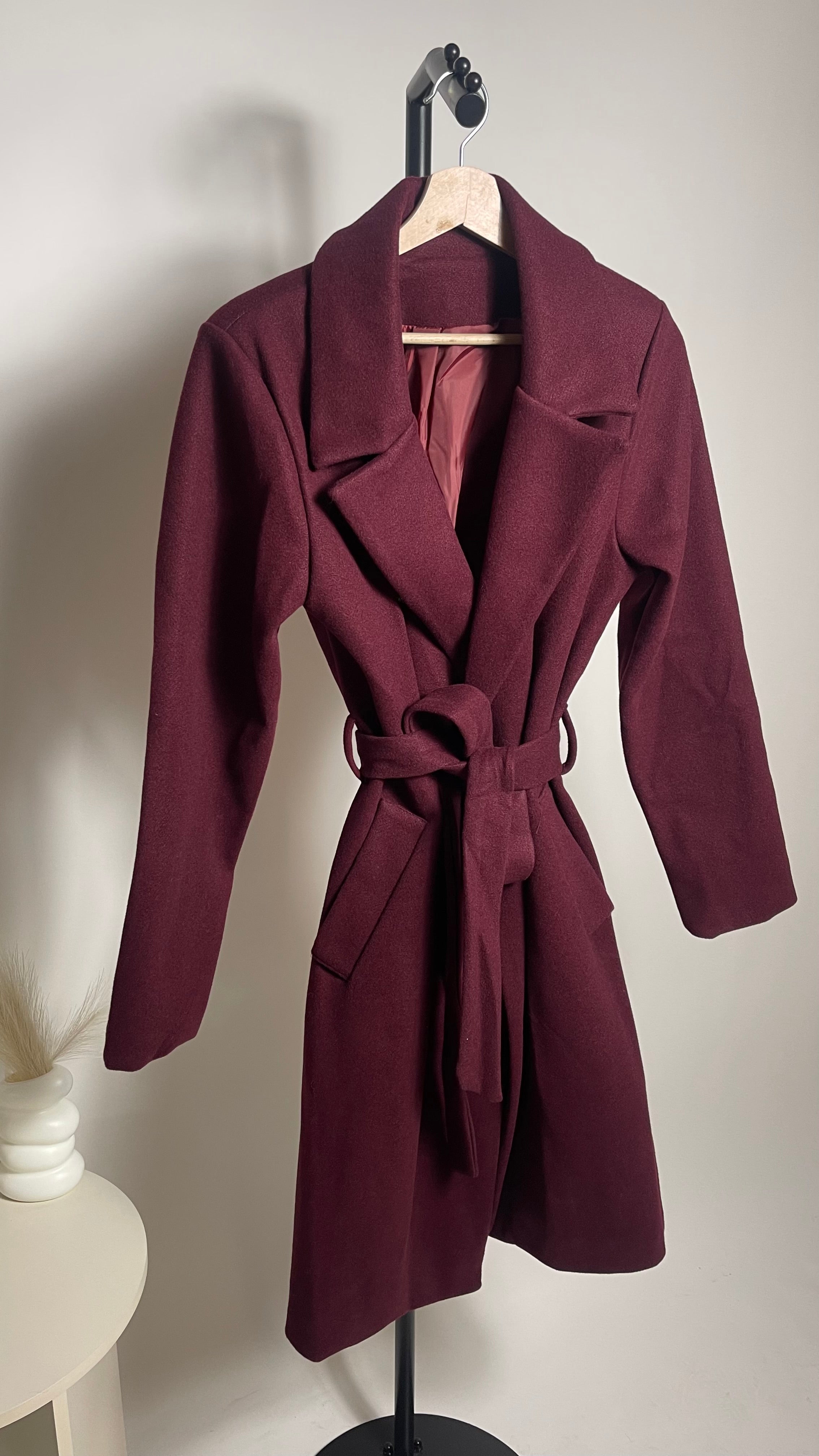 Coat Con Cinta Burgundy