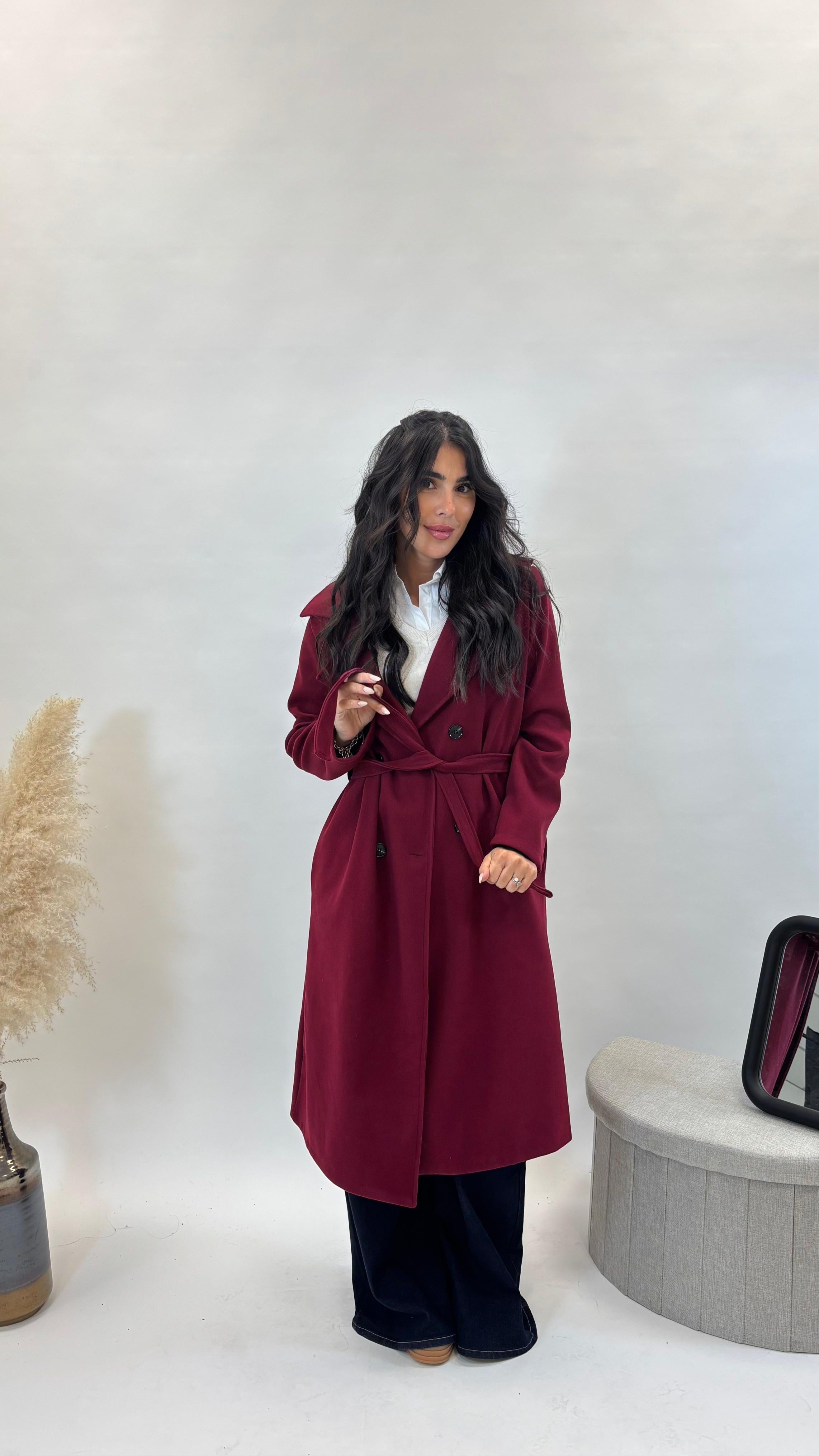 Coat BE YOU con Cinta Burgundy