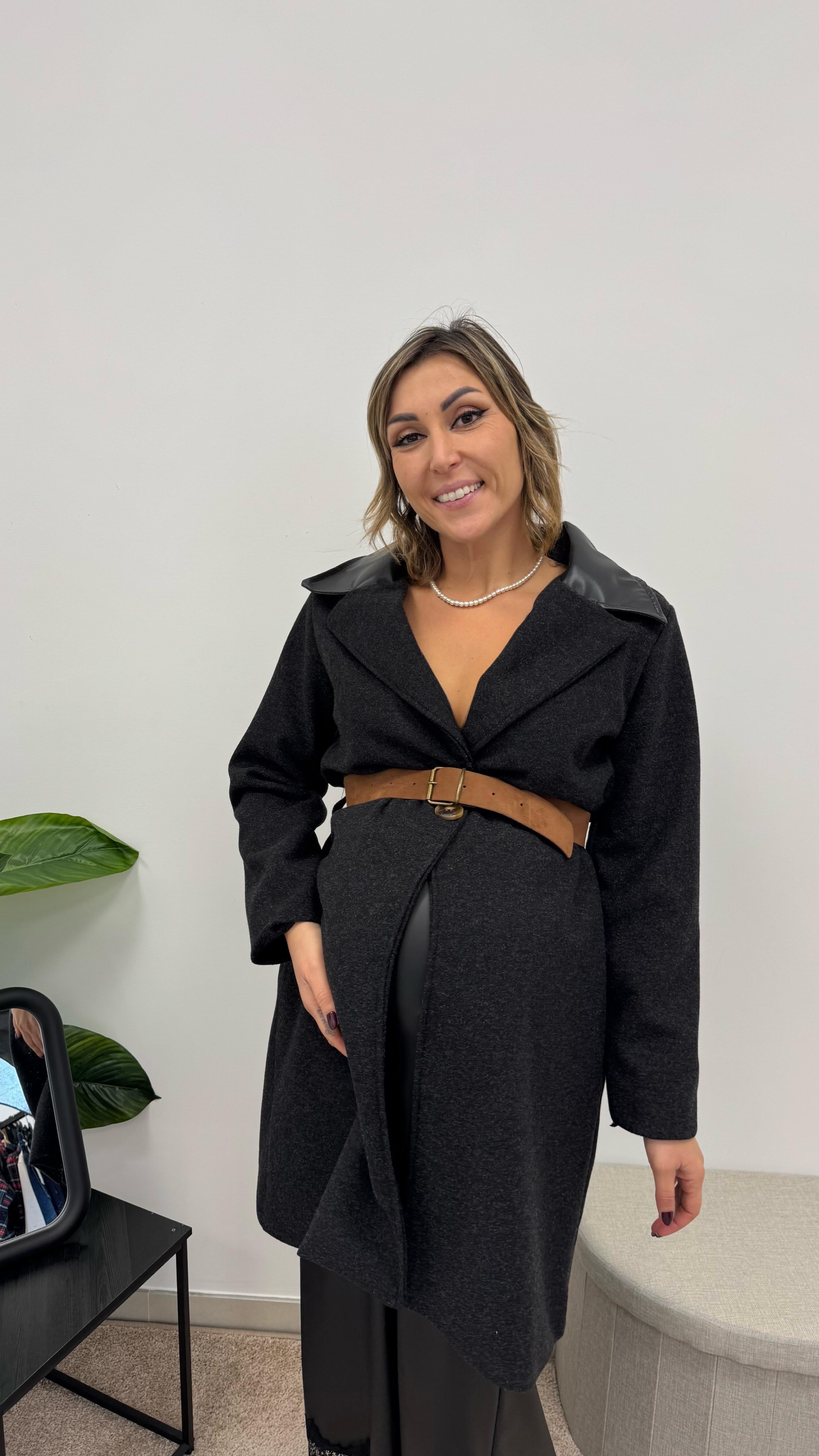 Coat Chic Rever Ecopelle Nero