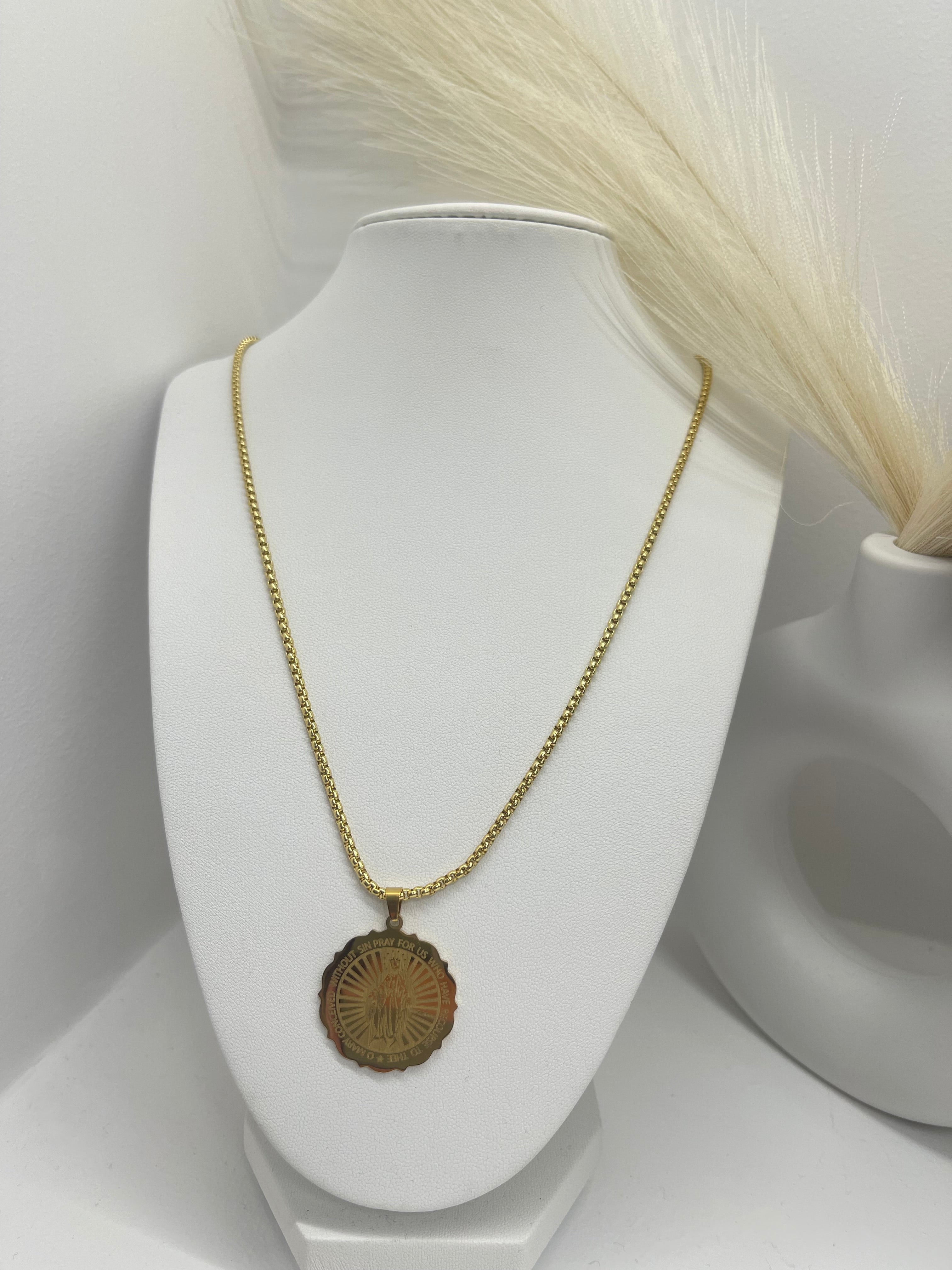 Collana Sacred Medal