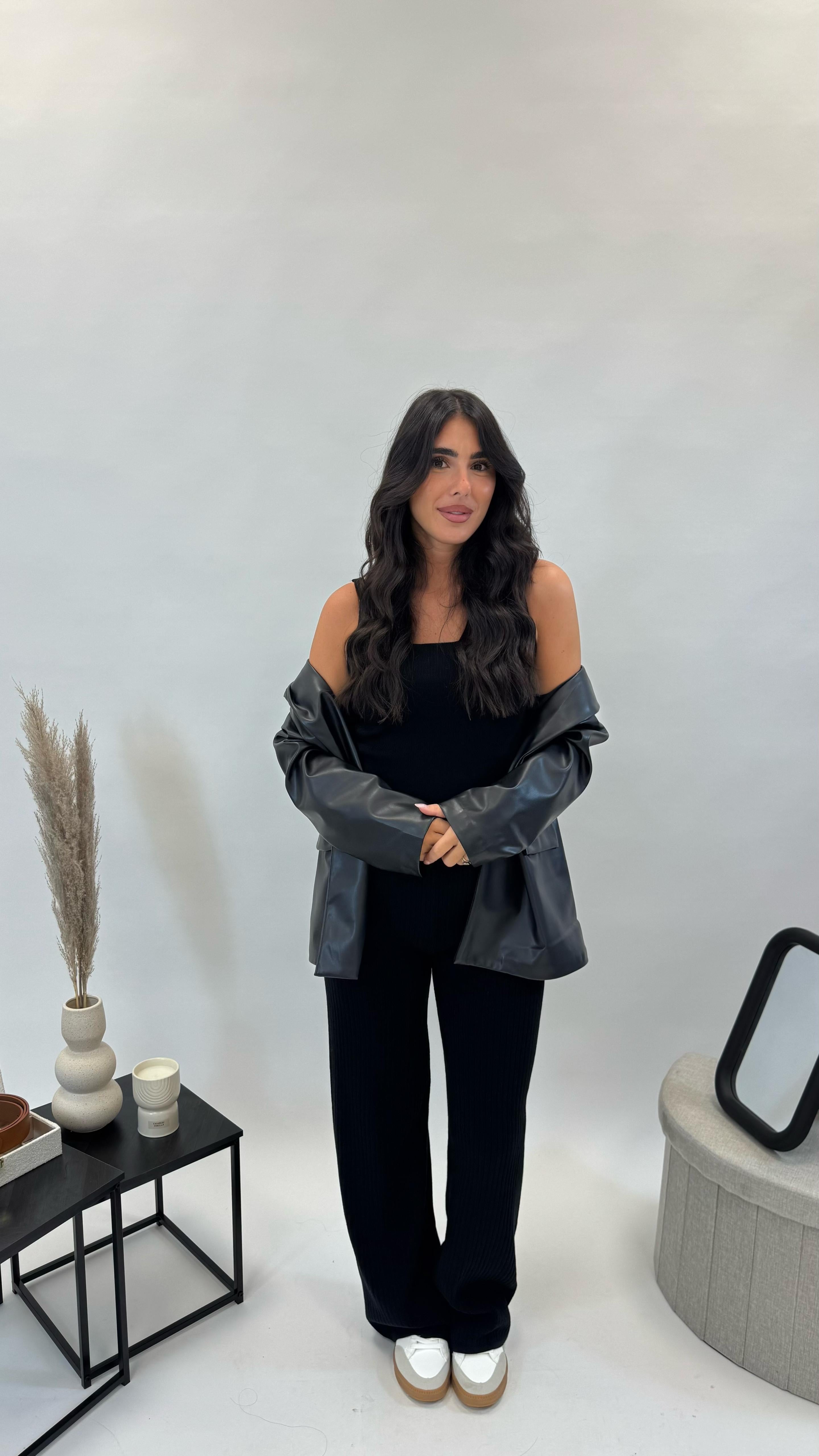 Set con Top in Maglia a Coste Nero