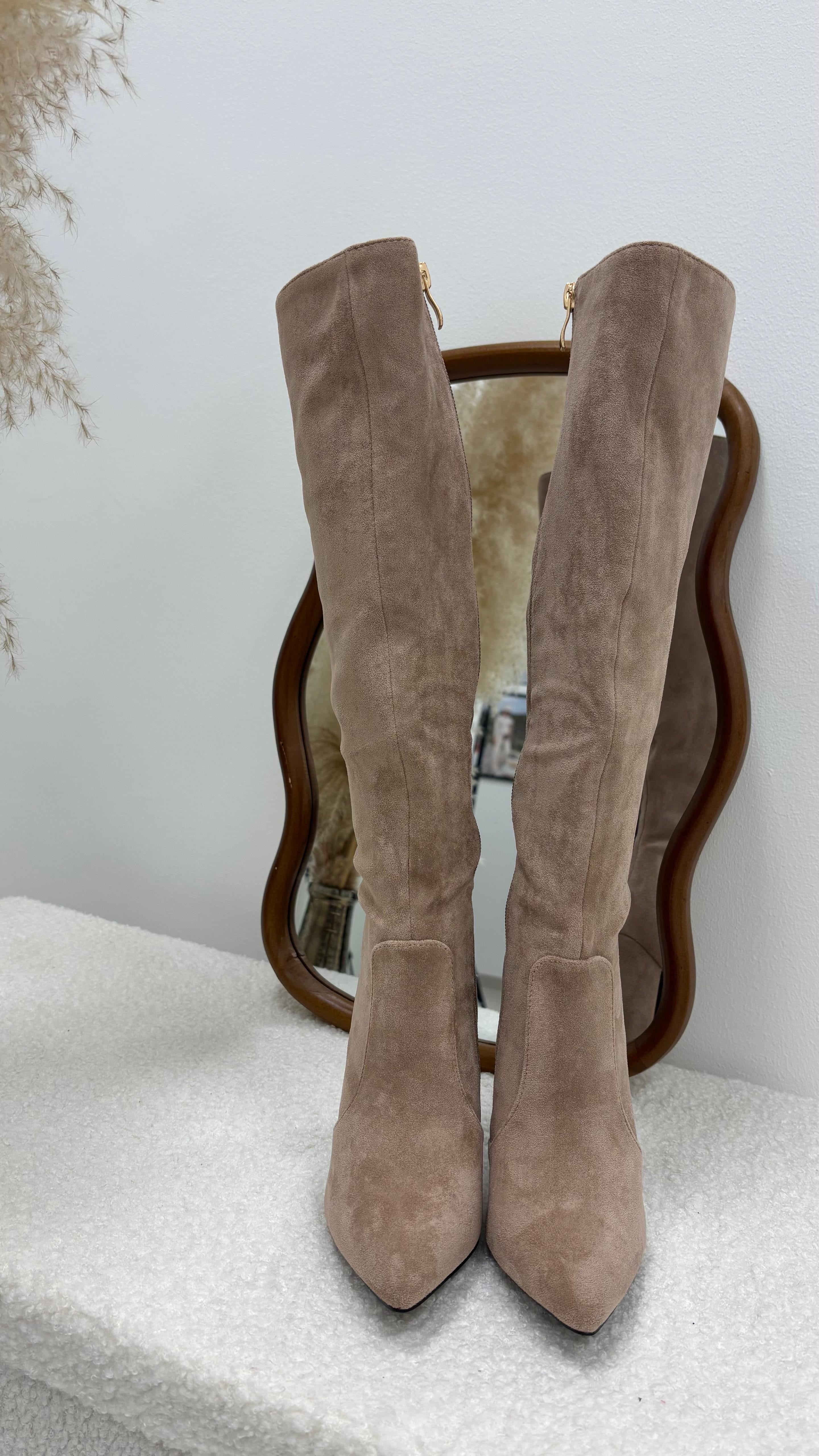 Stivale Suede Con Tacco