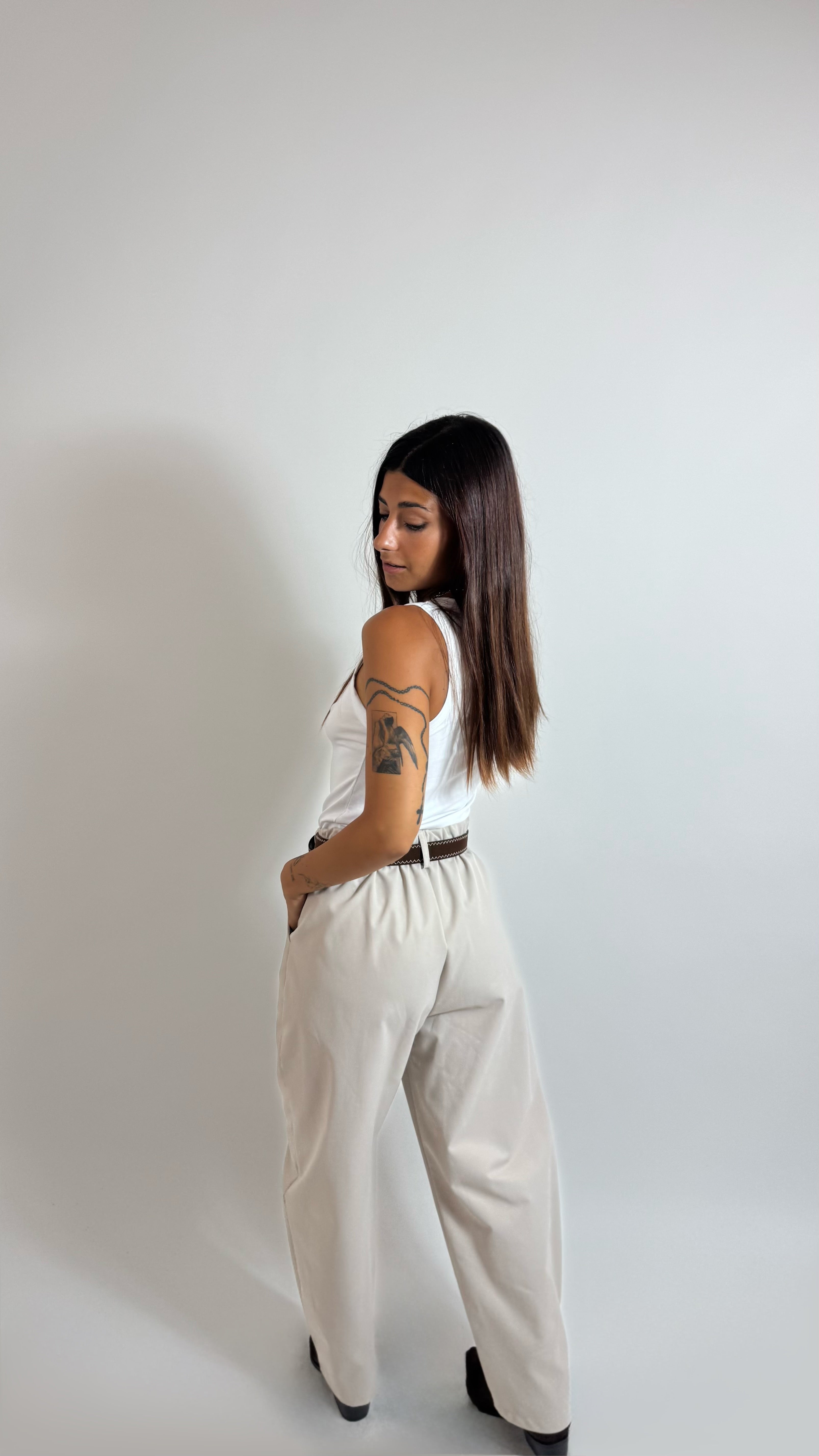 Pantalone Barrel Con Cintura Burro