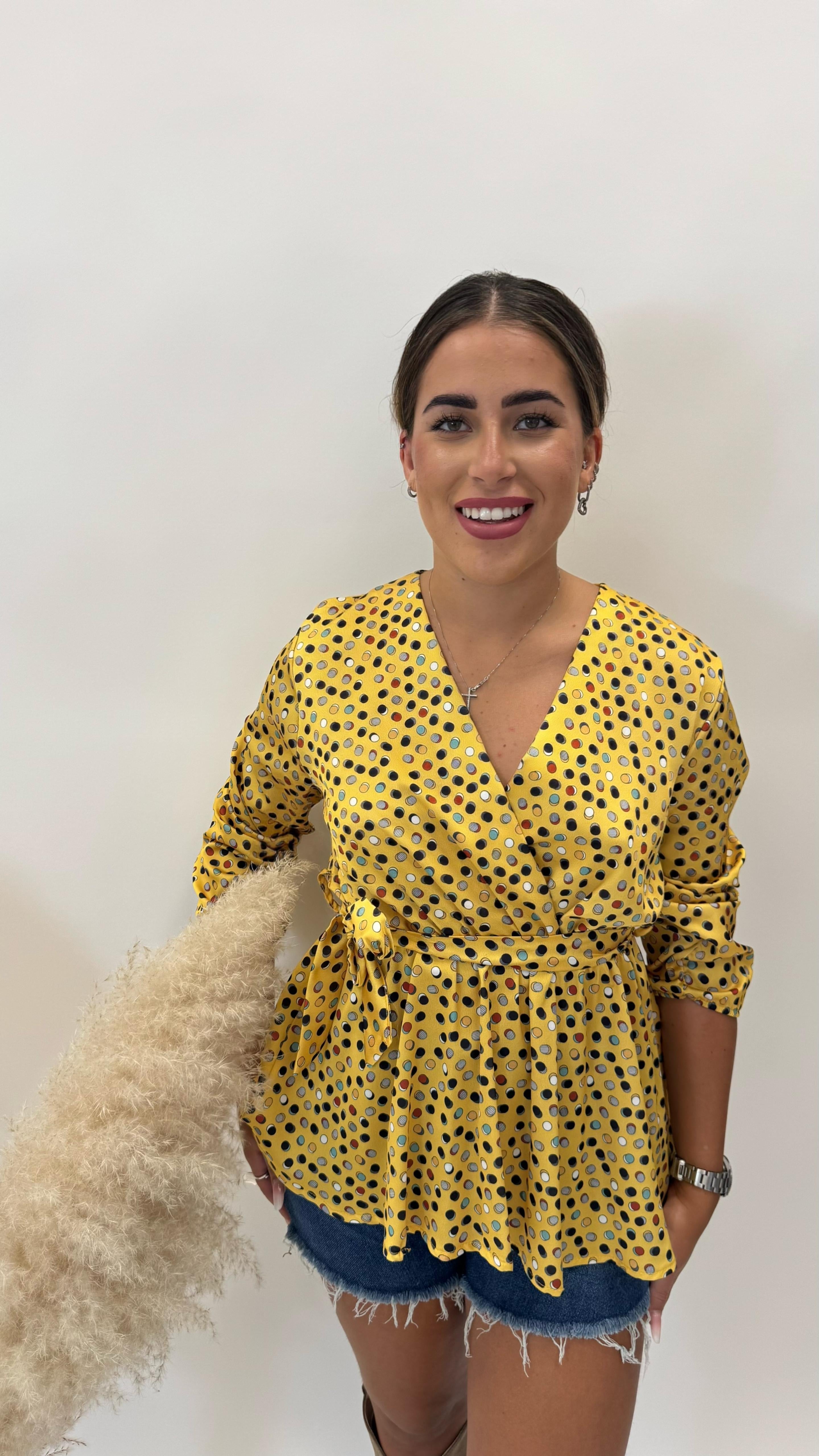 Blusa Scollo V effetto Silk Gialla