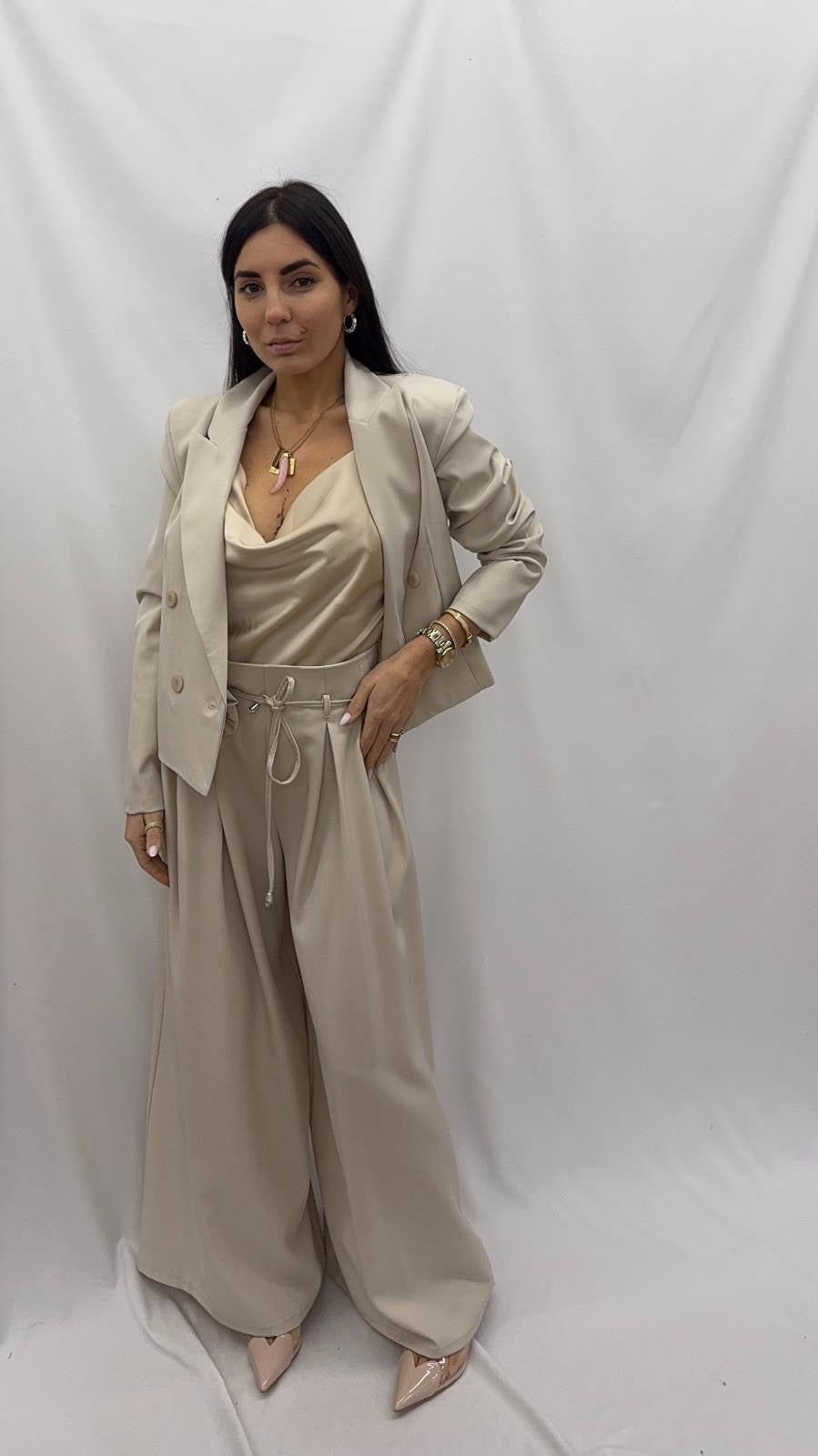 Tailleur Giacca Crop e Panta Palazzo Beige