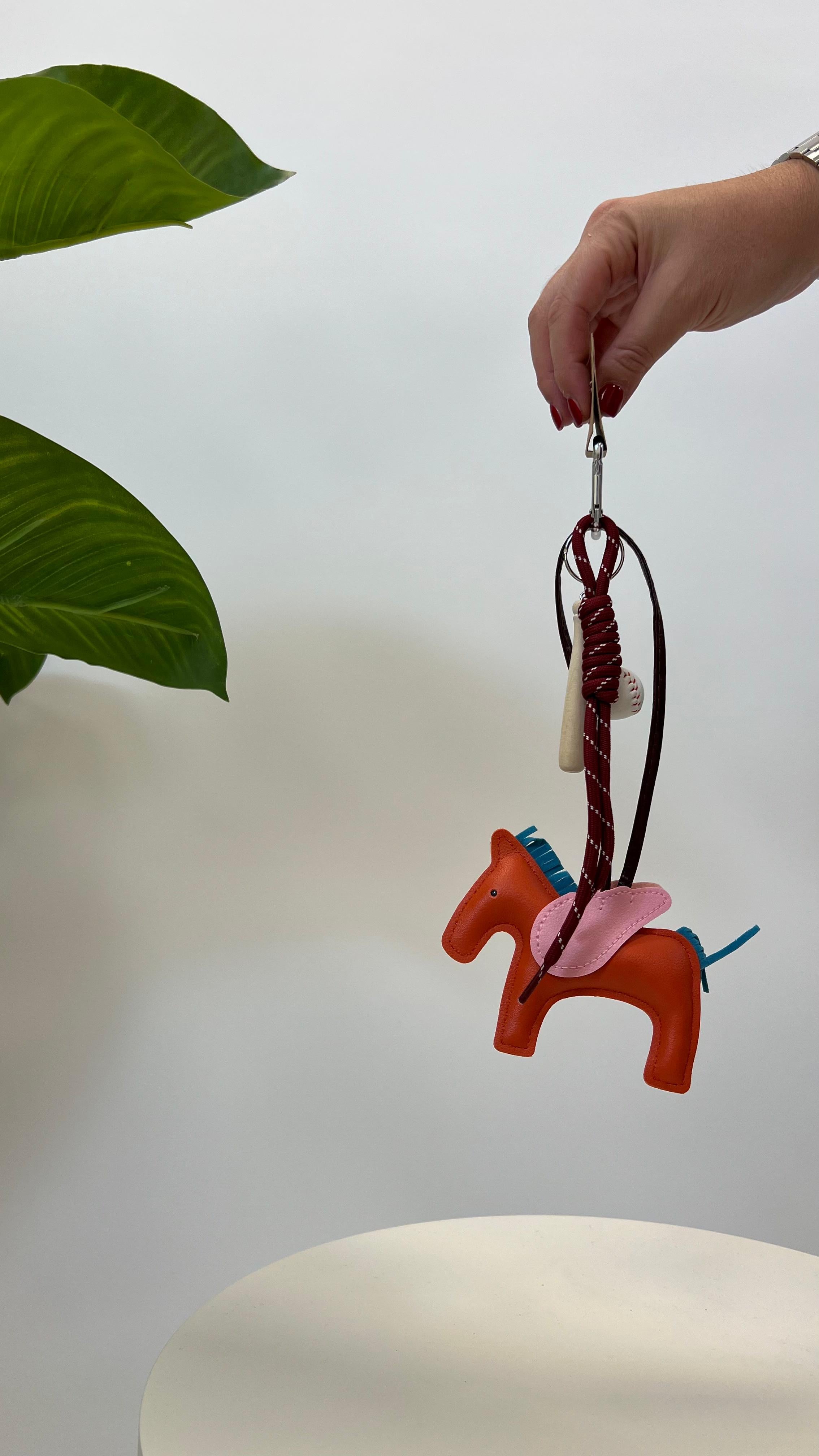 Charme Horse Coral