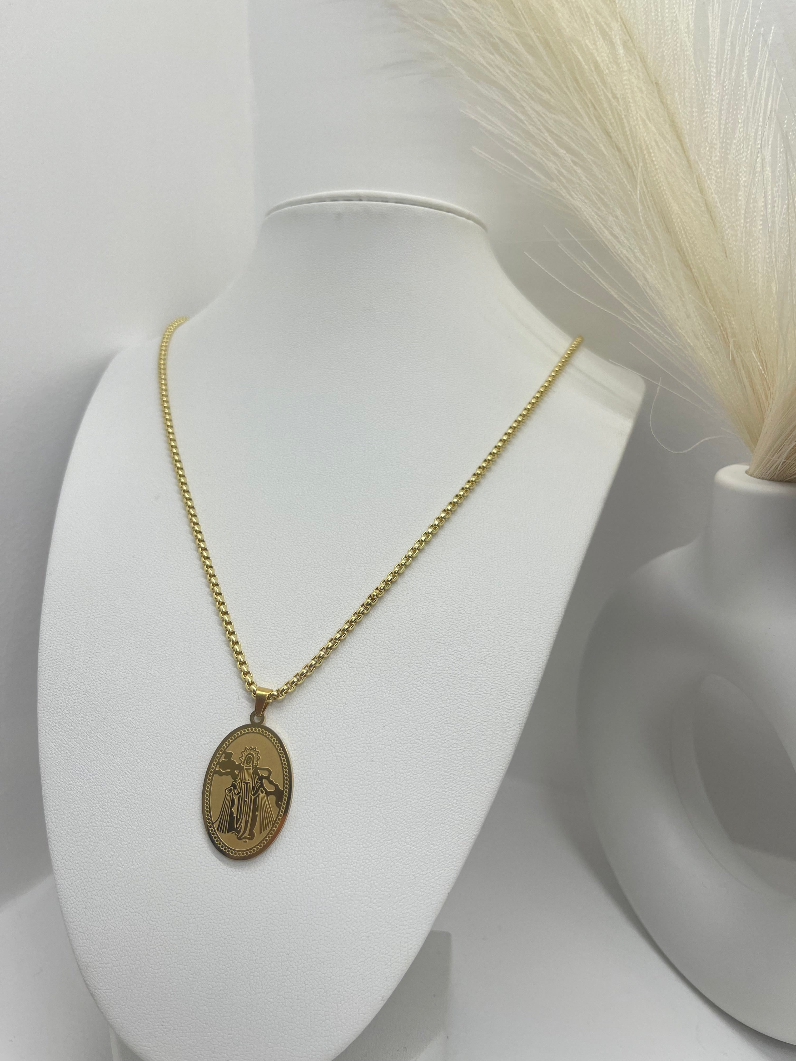 Collana Sacred Oval