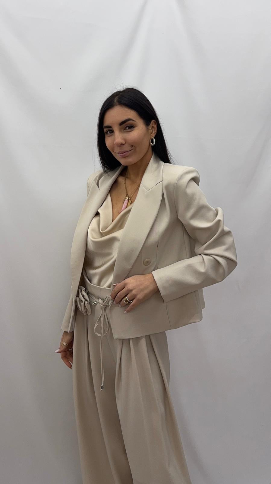 Tailleur Giacca Crop e Panta Palazzo Beige