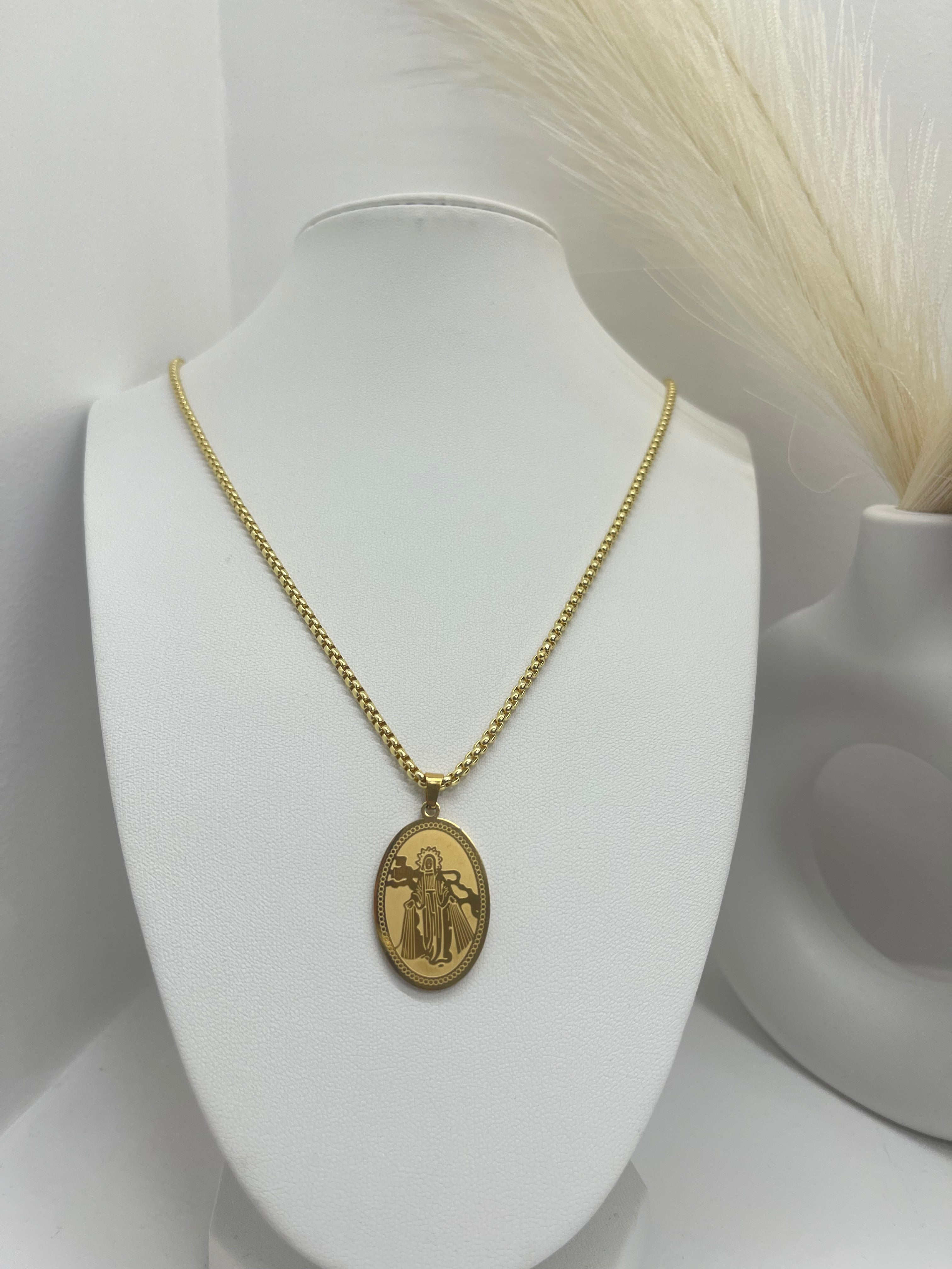 Collana Sacred Oval