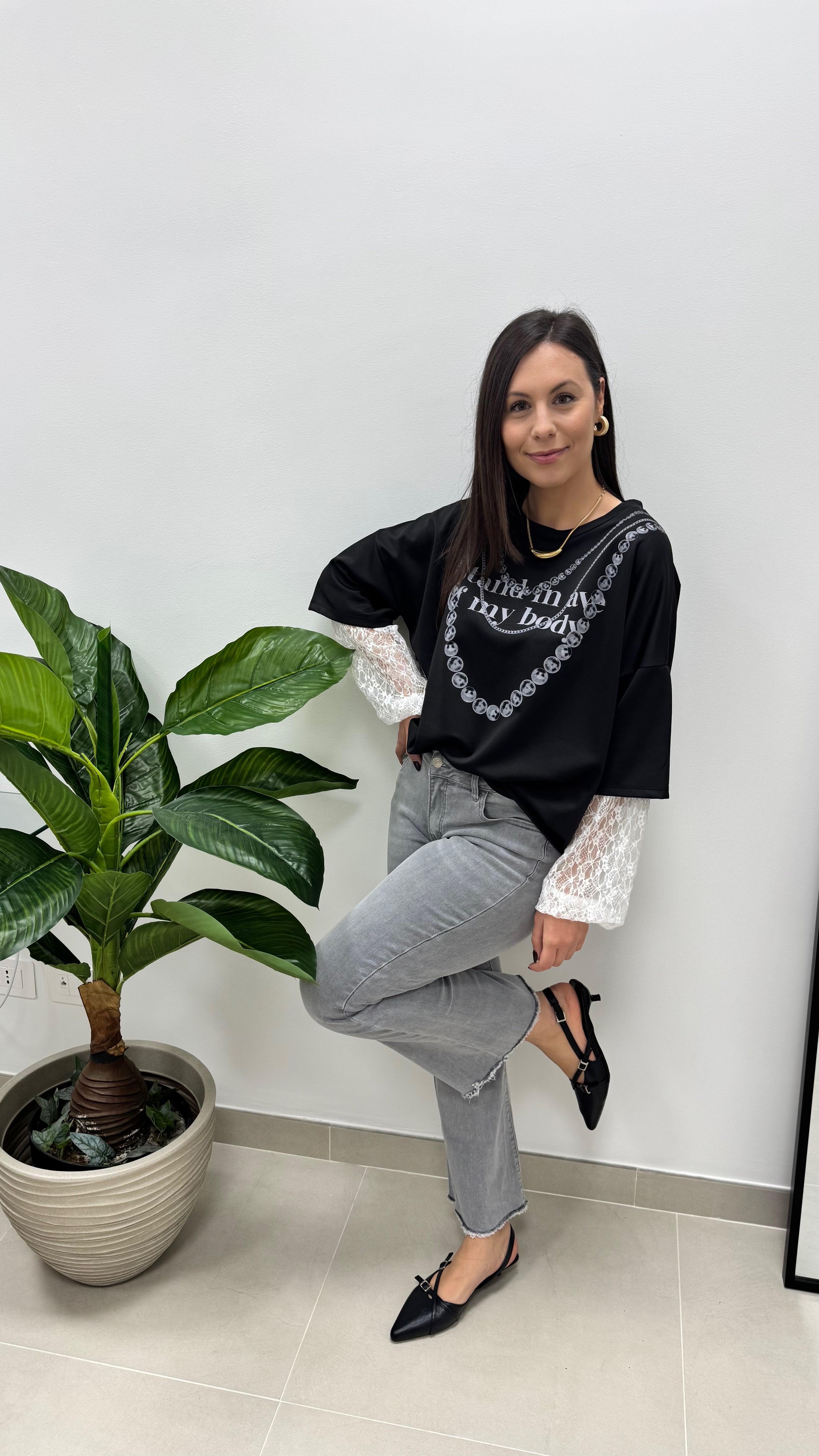 T-shirt over con manica pizzo